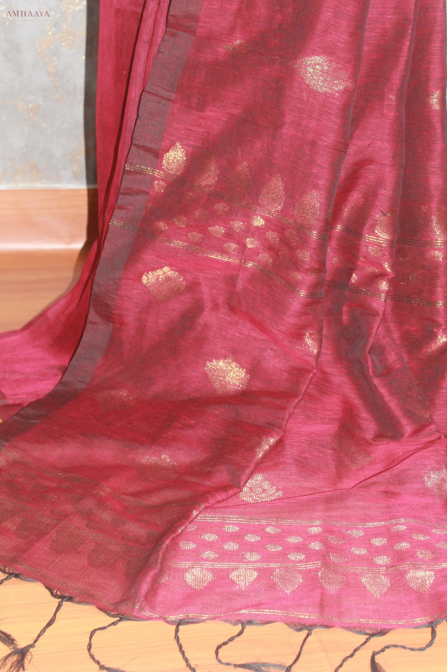 Kṣaumamaya (क्षौममय): Diamond Booti Saree Avante Meraki