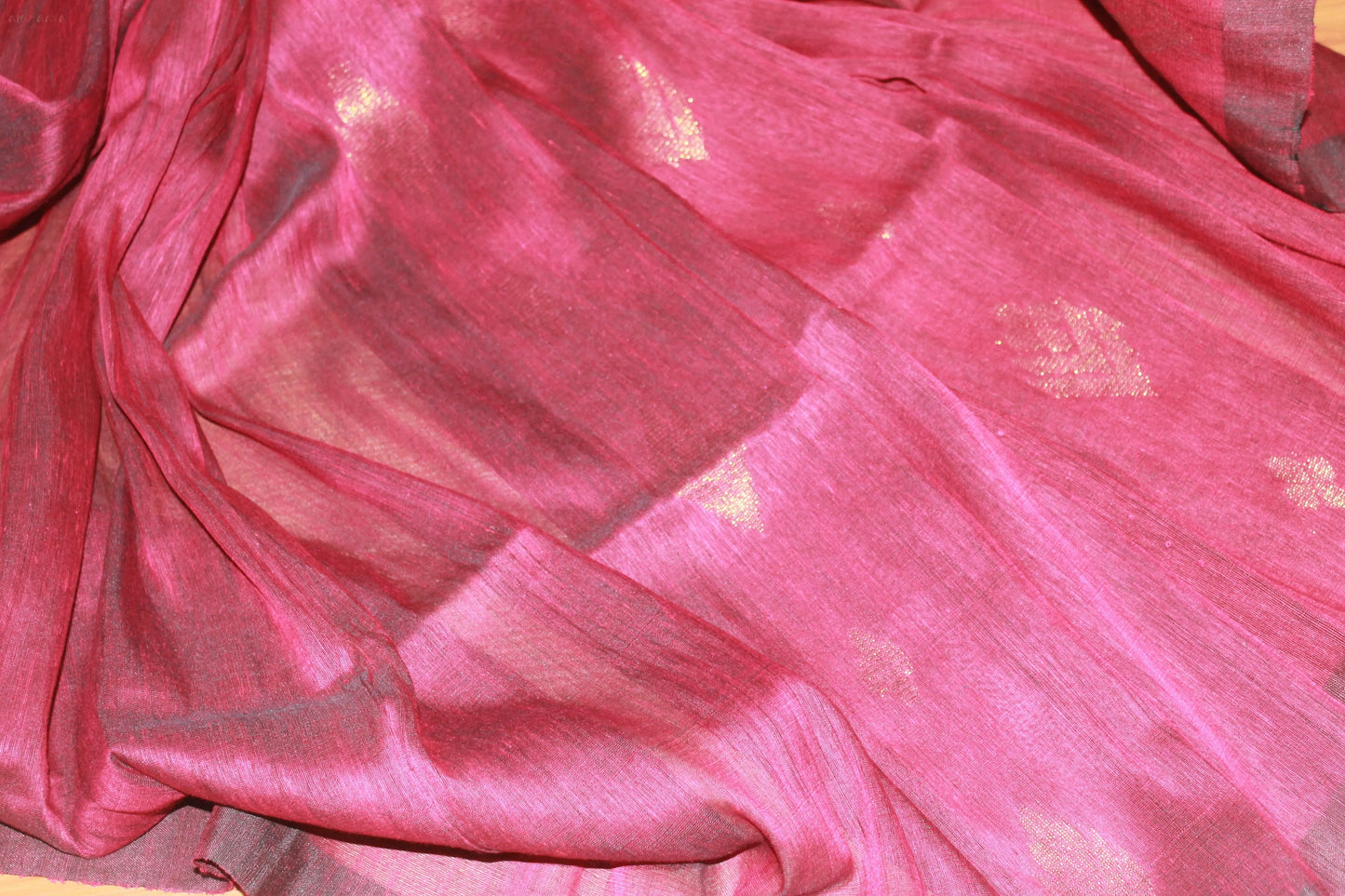 Kṣaumamaya (क्षौममय): Diamond Booti Saree Avante Meraki